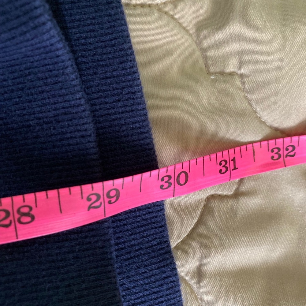 IZOD Sweatshirt L - Picture 8 of 8